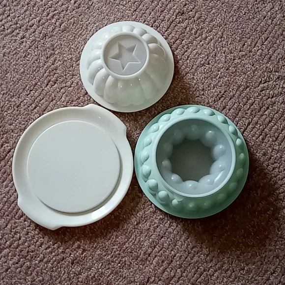 Vintage Tupperware jello molds - Picture 2 of 8